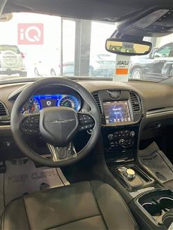 کرایسلەر 300